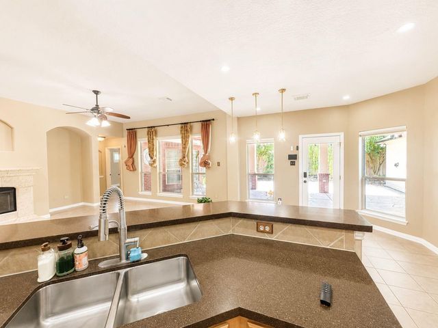 2521 Black Skimmer Court, League City, TX 77573
