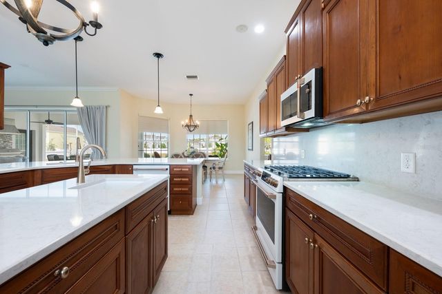 5092 NE 81ST BOULEVARD, Wildwood, FL 34785