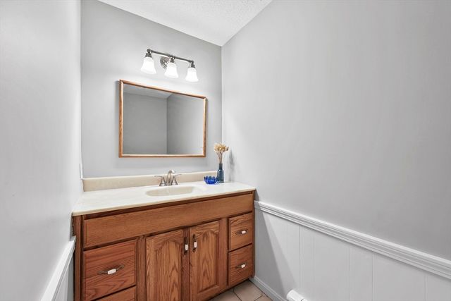 52 Coventry Lane, Longmeadow, MA 01106