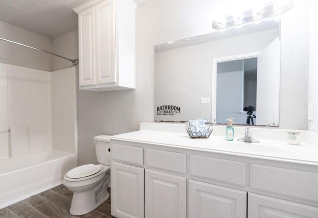 9515 Amberjack Drive, Texas City, TX 77591