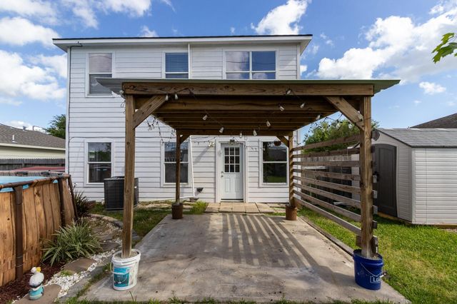 9515 Amberjack Drive, Texas City, TX 77591