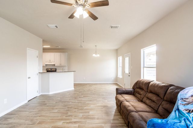 9515 Amberjack Drive, Texas City, TX 77591