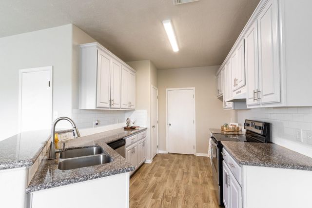 9515 Amberjack Drive, Texas City, TX 77591