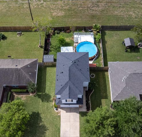 9515 Amberjack Drive, Texas City, TX 77591