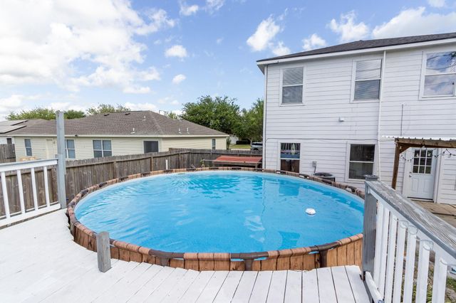 9515 Amberjack Drive, Texas City, TX 77591