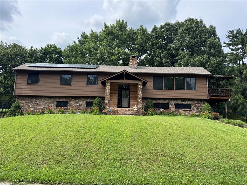 204 Shoreline Drive, Springdale, AR 72764