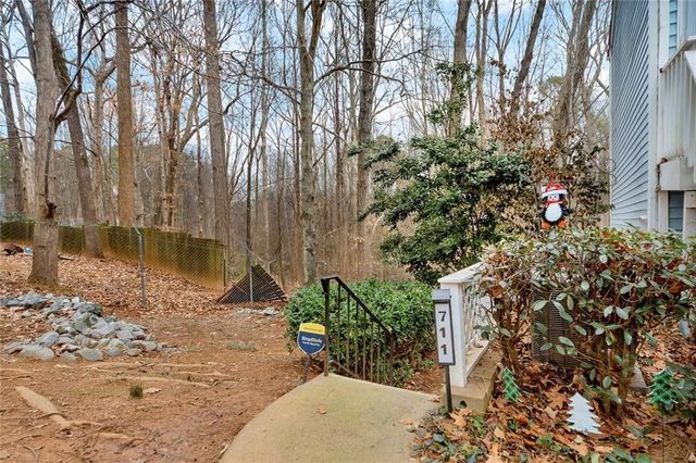 711 Glenleaf Drive, Peachtree Corners, GA 30092