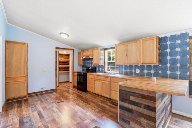 522 Pauline Drive, Bonneau, SC 29431