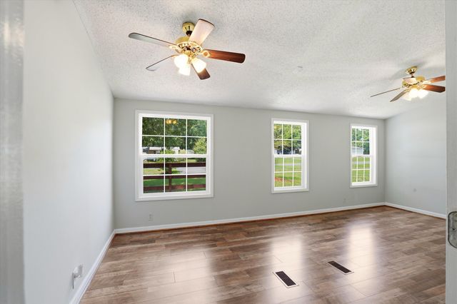 522 Pauline Drive, Bonneau, SC 29431