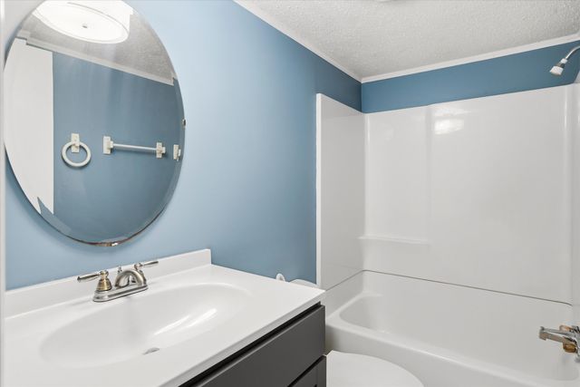 522 Pauline Drive, Bonneau, SC 29431