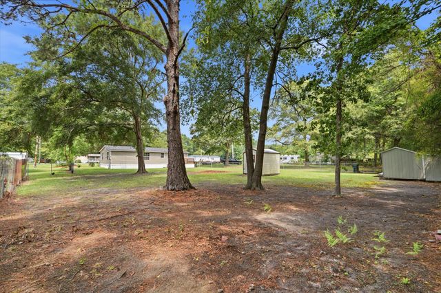 522 Pauline Drive, Bonneau, SC 29431
