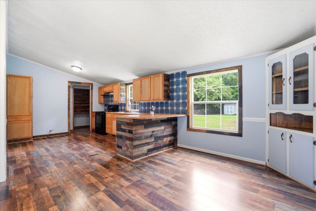 522 Pauline Drive, Bonneau, SC 29431