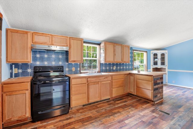 522 Pauline Drive, Bonneau, SC 29431