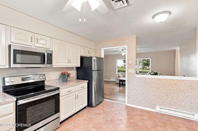 831B Inverness Court, Lakewood, NJ 08701