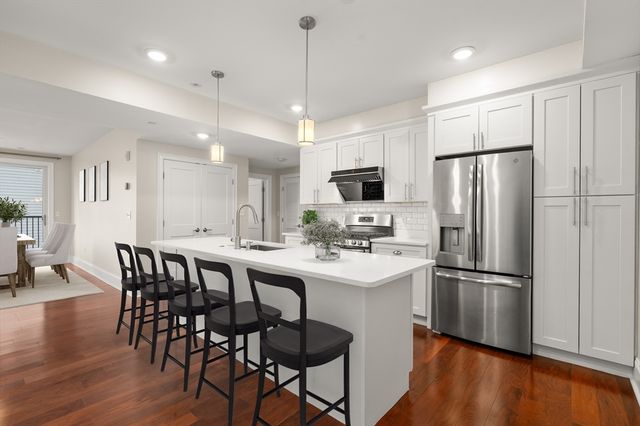 18 Johnson Ave 3, Quincy, MA 02169