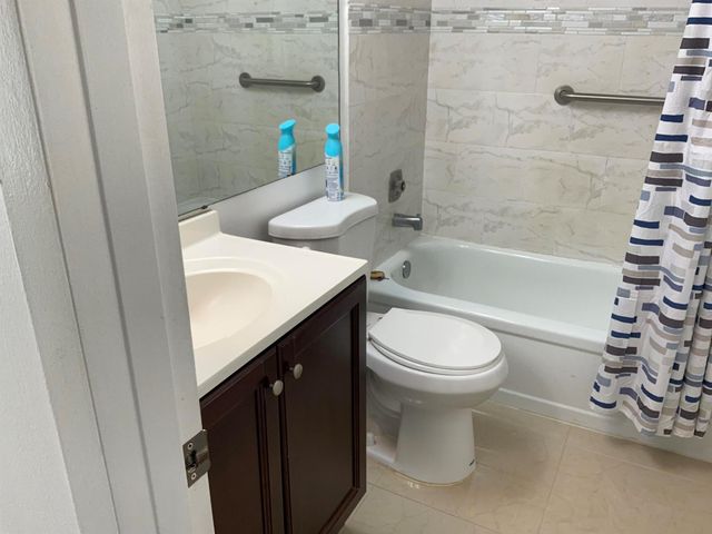 223 Fanshaw F 223, Boca Raton, FL 33434