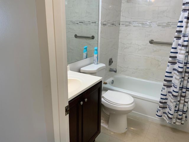 223 Fanshaw F 223, Boca Raton, FL 33434