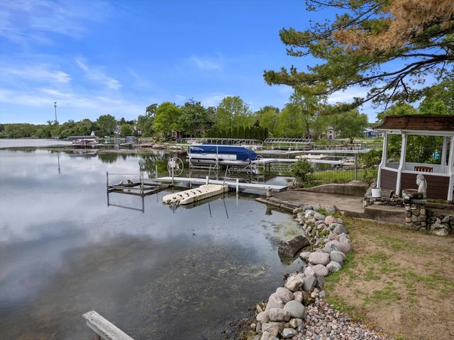 25837 W Oak Lane, Ingleside, IL 60041