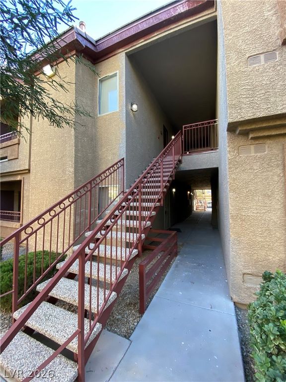 8250 North Grand Canyon Drive 1129, Las Vegas, NV 89166