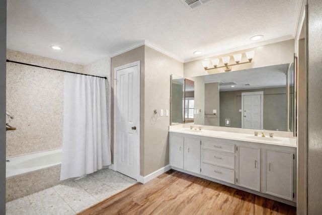 1306 Riverview Court, Houston, TX 77077