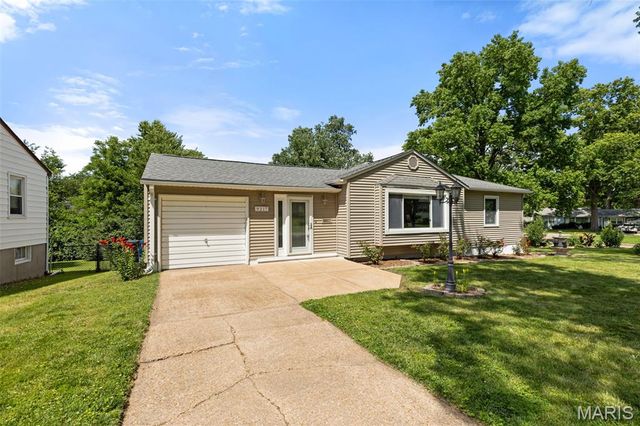 9217 Hallock Drive, Affton, MO 63123