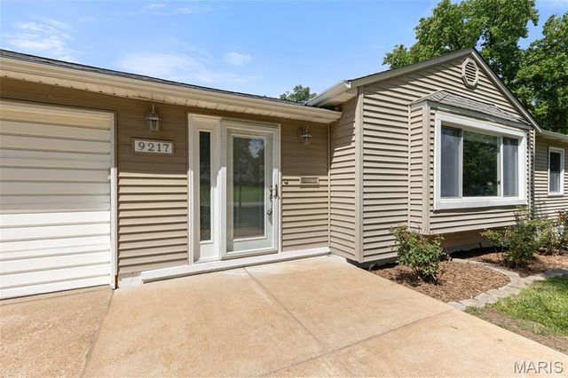 9217 Hallock Drive, Affton, MO 63123