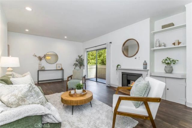 14050 Magnolia Boulevard 201, Sherman Oaks, CA 91423