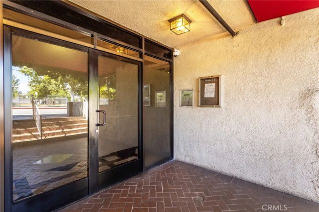 14050 Magnolia Boulevard 201, Sherman Oaks, CA 91423