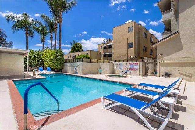 14050 Magnolia Boulevard 201, Sherman Oaks, CA 91423