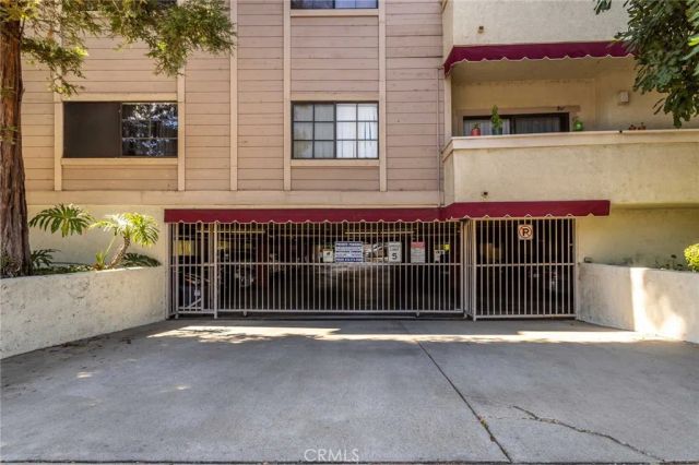14050 Magnolia Boulevard 201, Sherman Oaks, CA 91423