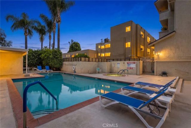 14050 Magnolia Boulevard 201, Sherman Oaks, CA 91423