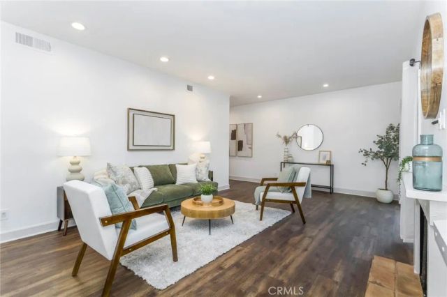 14050 Magnolia Boulevard 201, Sherman Oaks, CA 91423