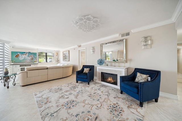 1155 Hillsboro Mile 401, Hillsboro Beach, FL 33062