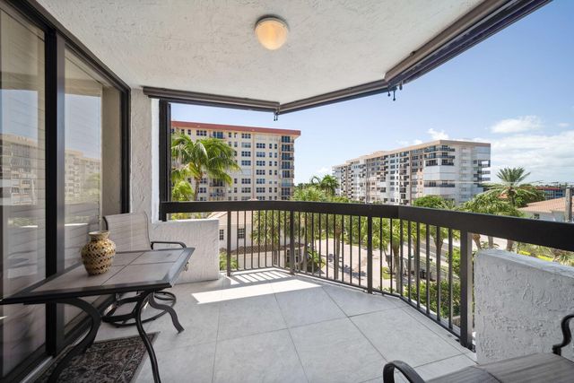 1155 Hillsboro Mile 401, Hillsboro Beach, FL 33062