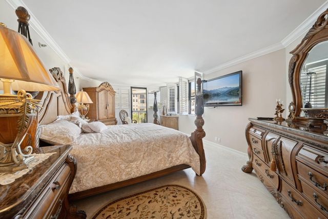 1155 Hillsboro Mile 401, Hillsboro Beach, FL 33062