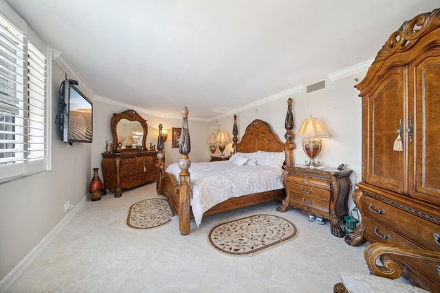 1155 Hillsboro Mile 401, Hillsboro Beach, FL 33062