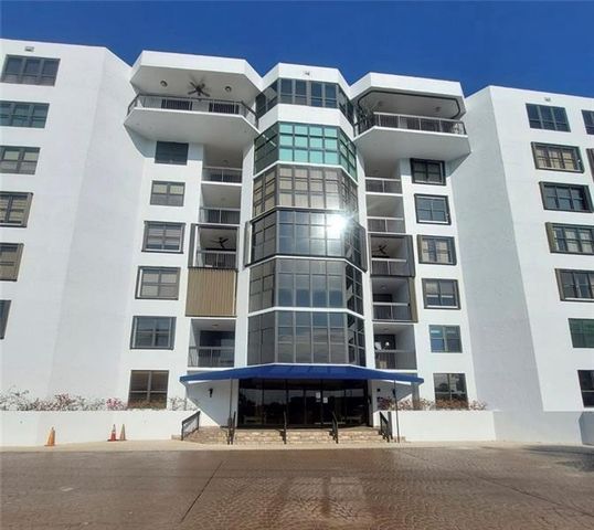 1155 Hillsboro Mile 401, Hillsboro Beach, FL 33062