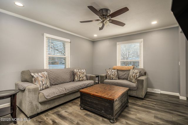 1524 Red Bud Drive, Northwood, OH 43619