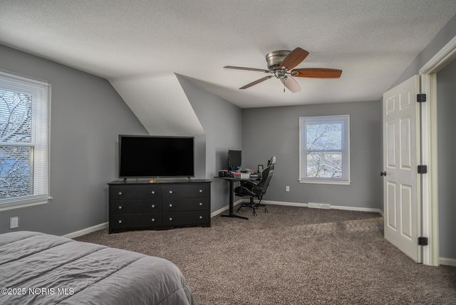 1524 Red Bud Drive, Northwood, OH 43619