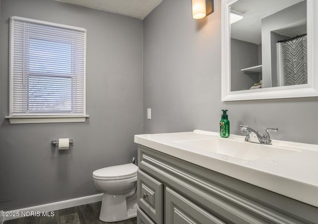 1524 Red Bud Drive, Northwood, OH 43619