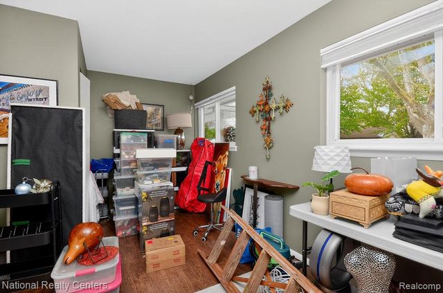 330 N Chocolay Avenue, Clawson, MI 48017