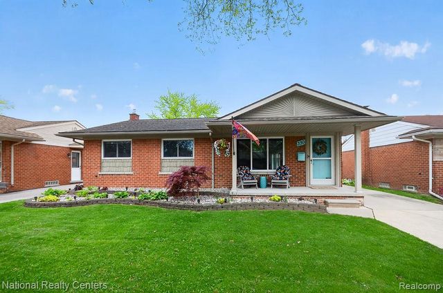 330 N Chocolay Avenue, Clawson, MI 48017