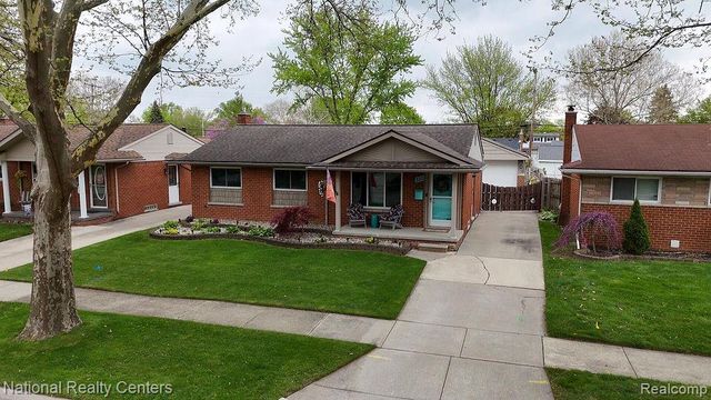 330 N Chocolay Avenue, Clawson, MI 48017