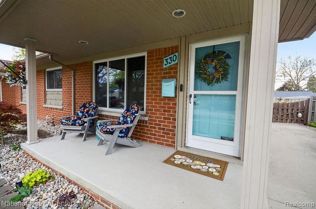 330 N Chocolay Avenue, Clawson, MI 48017