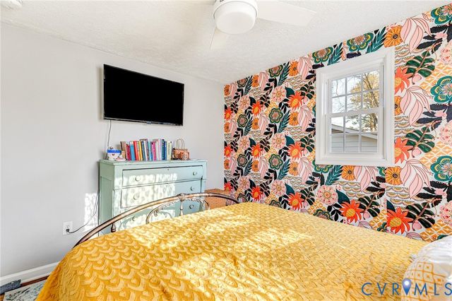 16004 Gary Ave, Chester, VA 23831