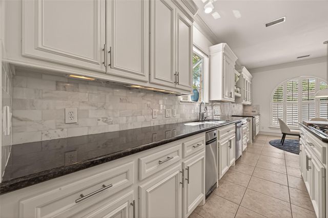 4019 Whitman Street, Houston, TX 77027