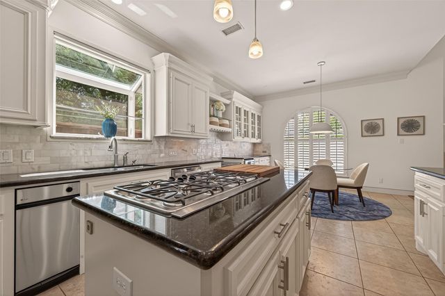 4019 Whitman Street, Houston, TX 77027