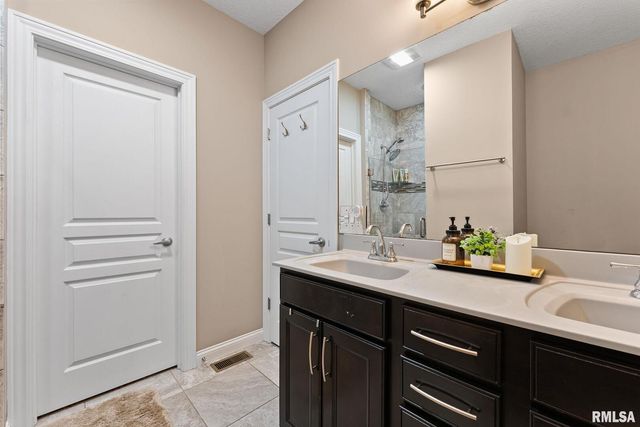 4390 Tranquility Trail, Bettendorf, IA 52722