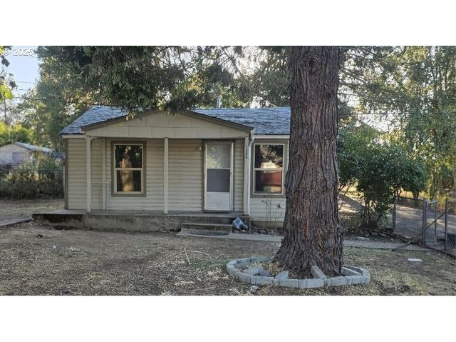 1248 Nw ELLAN St, Roseburg, OR 97470