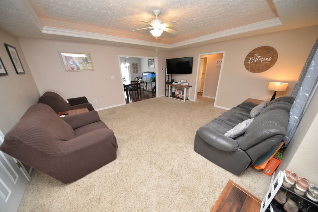 Image 11 of property listing at 401 E Beacon Court, Mt Vernon, IL 62864